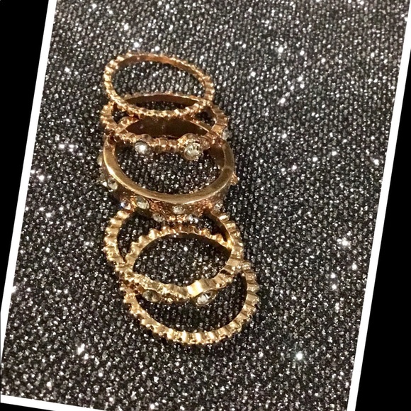 5 Gold Tone Rings - Picture 2 of 2